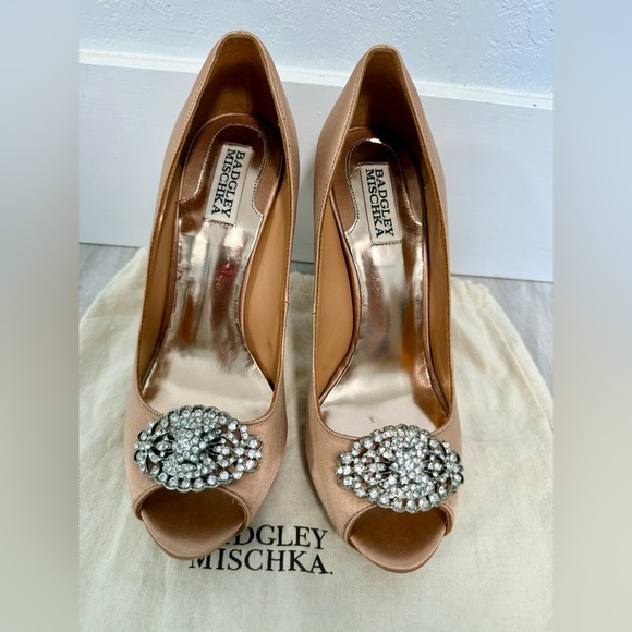 Badgley Mischka Greatful open toe pumps SILK wedding bridal shoes camel 8.5 - Picture 1 of 13